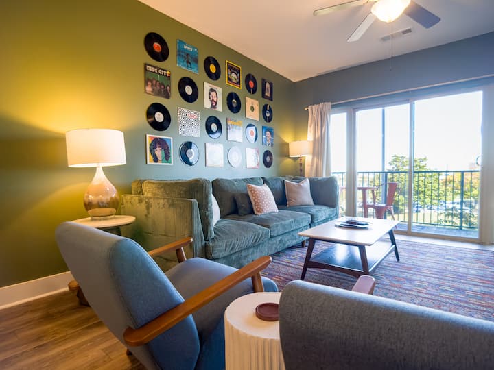 Walk To Highland & Uab | Parking | King Bed - Birmingham, AL
