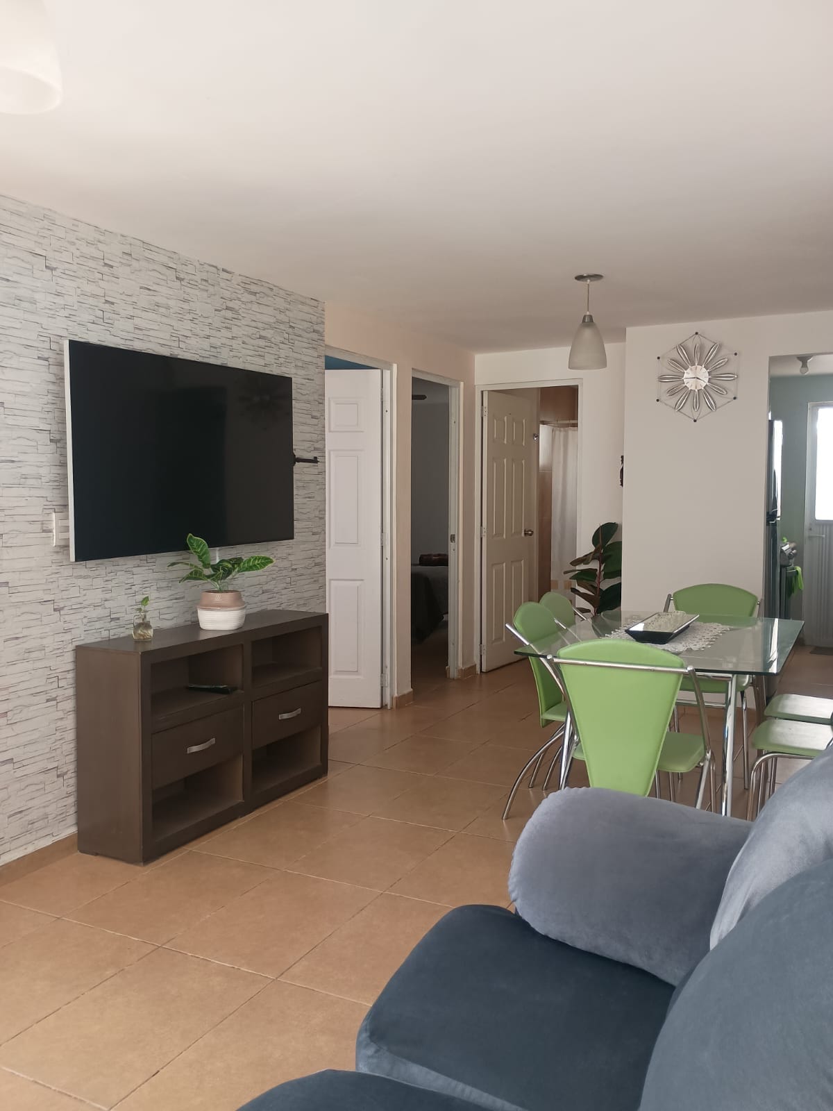 Top performing Airbnb: Home View in Santiago