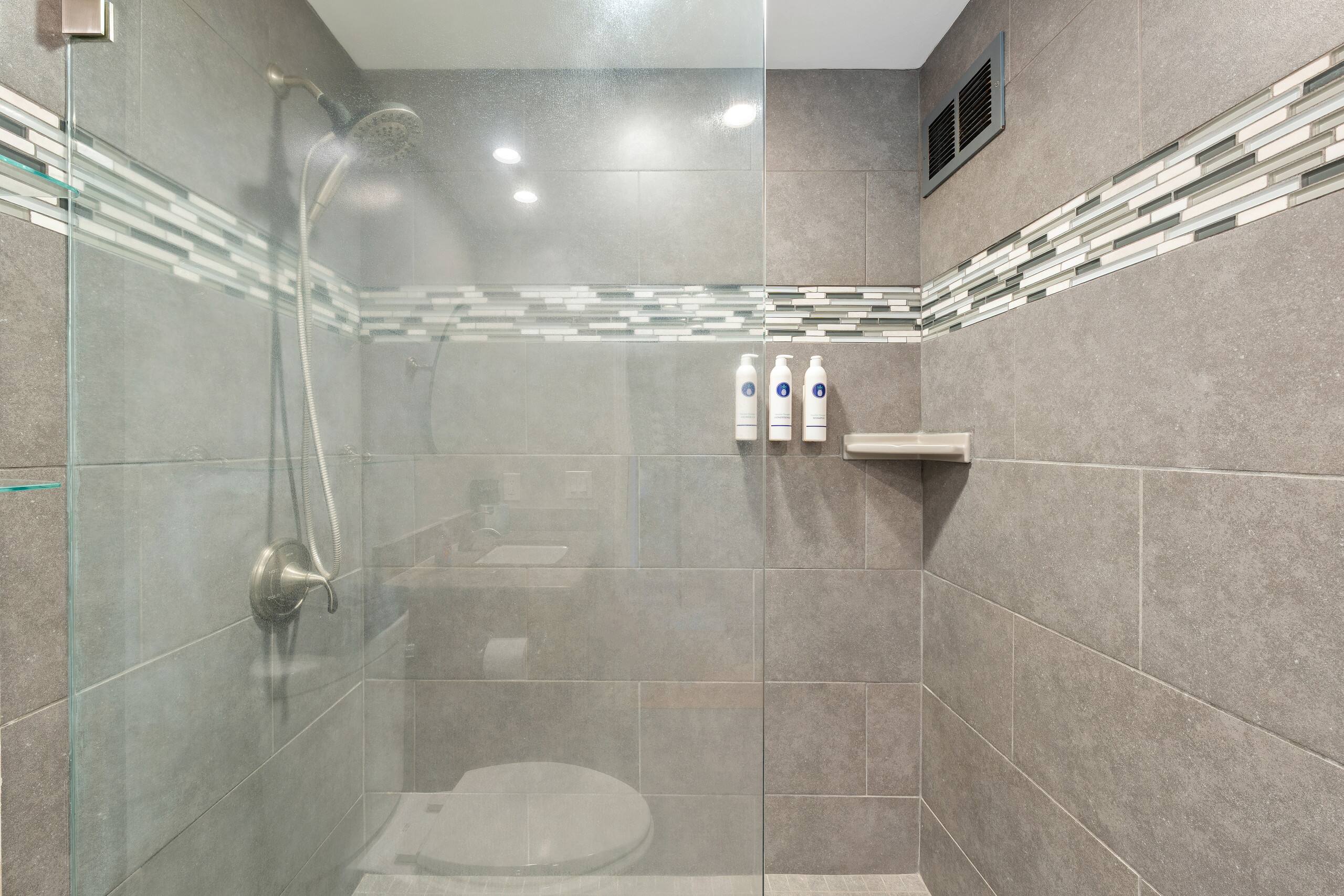 Condo in Kihei · ★5.0 · 1 bedroom · 2 beds · 1 bath - Image 32