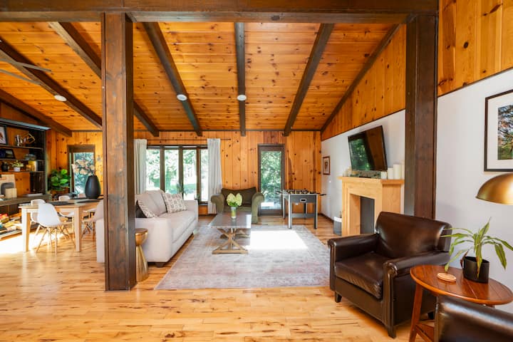 Rockwell Ridge Retreat | Wine | Dine | Hike - Waynesboro, VA