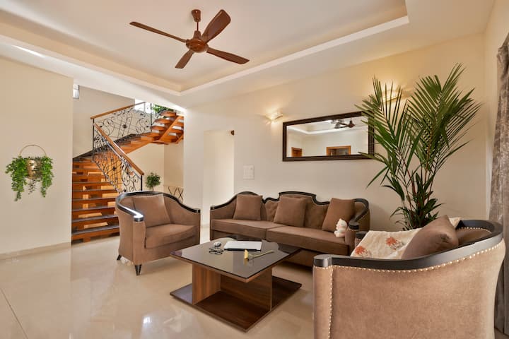 Living room image 3
