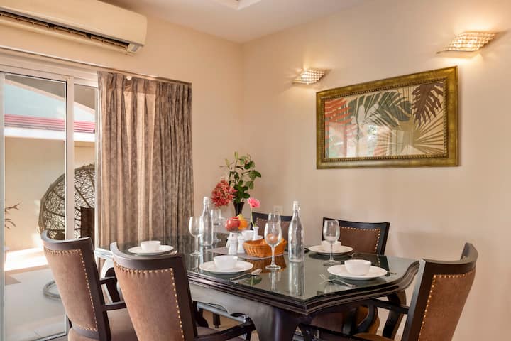 Dining area image 1