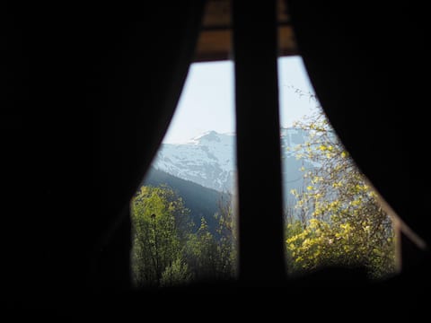Top Airbnb: The Chalet Trappeur at the Domaine de la Grande Longe à Le Bourg D'oisans