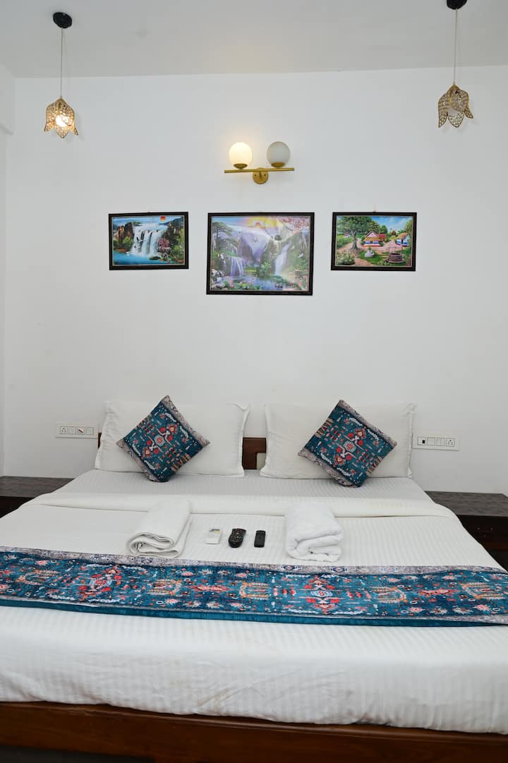 Bedroom 1 image 6
