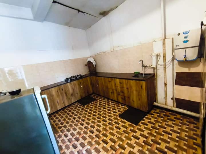 Full kitchen image 2