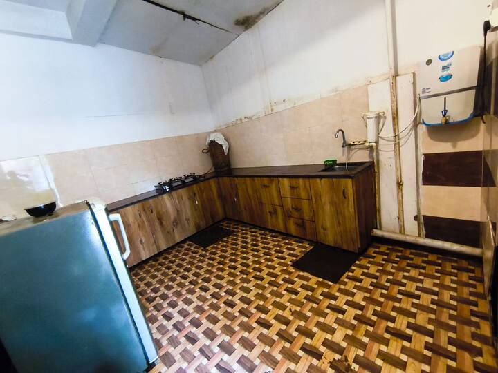 Full kitchen image 1
