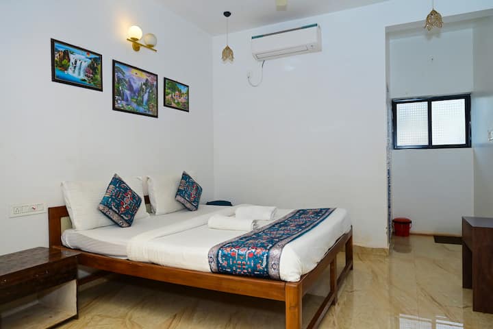 Bedroom 1 image 1