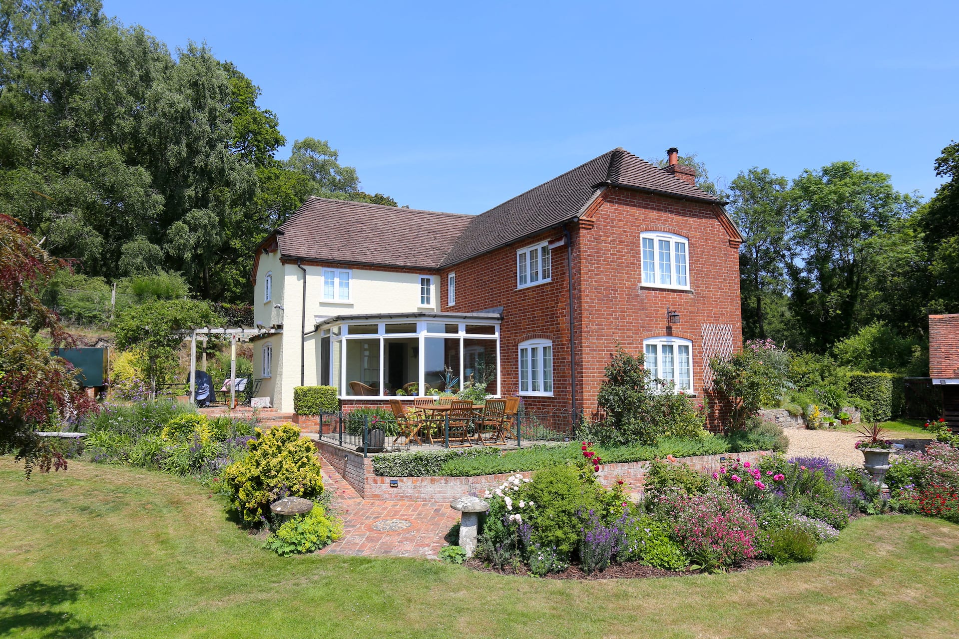 3-bedroom cottage set in a large enclosed garden