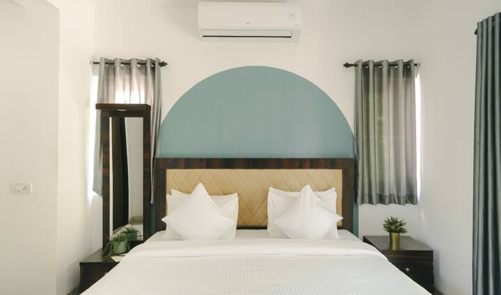 Bedroom 1 image 2