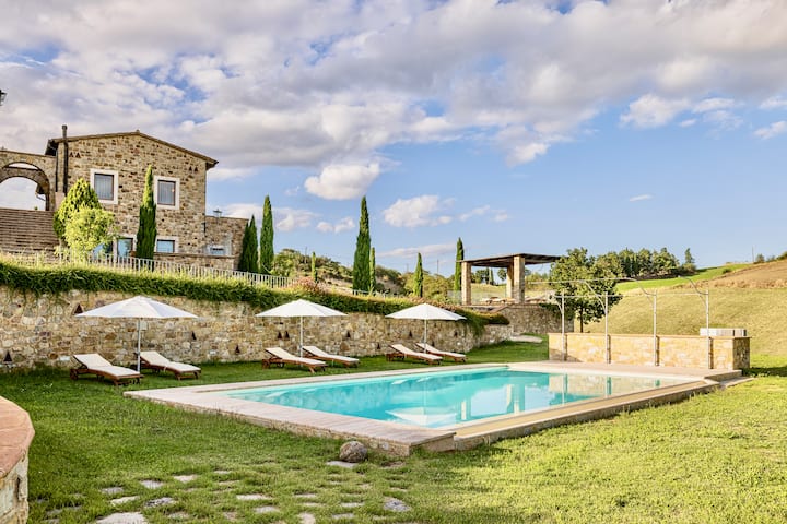 Pvt. Jacuzzi~tuscan Retreat With Heated Pool~views - San Casciano dei Bagni