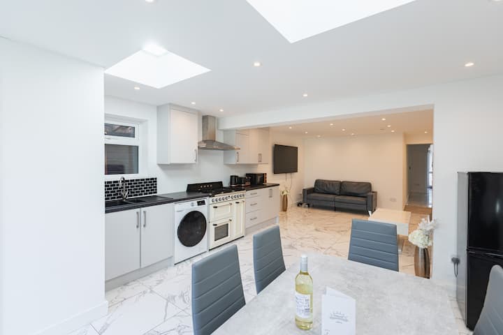 Reading 6 Bedroom Ensuite House:the Golden Retreat - Reading