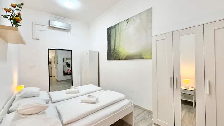Downtown One Bedroom Apartment - Budapest