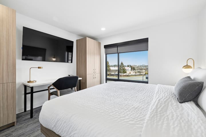 Homeawhile - Extended Stay Suites - South Portland, ME