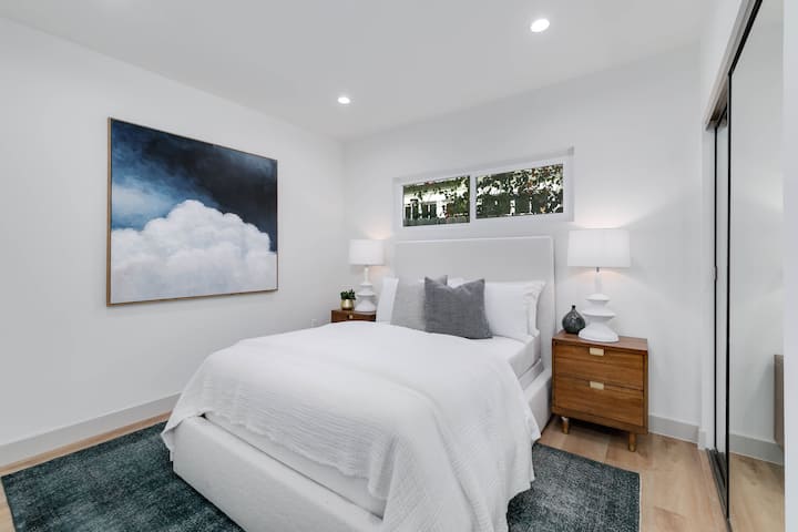 This cozy and well-appointed bedroom features a comfortable double bed designed for restful nights and relaxing mornings.