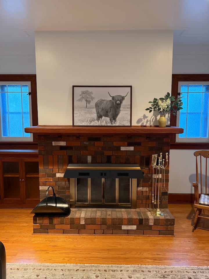 Spacious Lower Flat, Walking Distance To The Lake! - Racine, WI