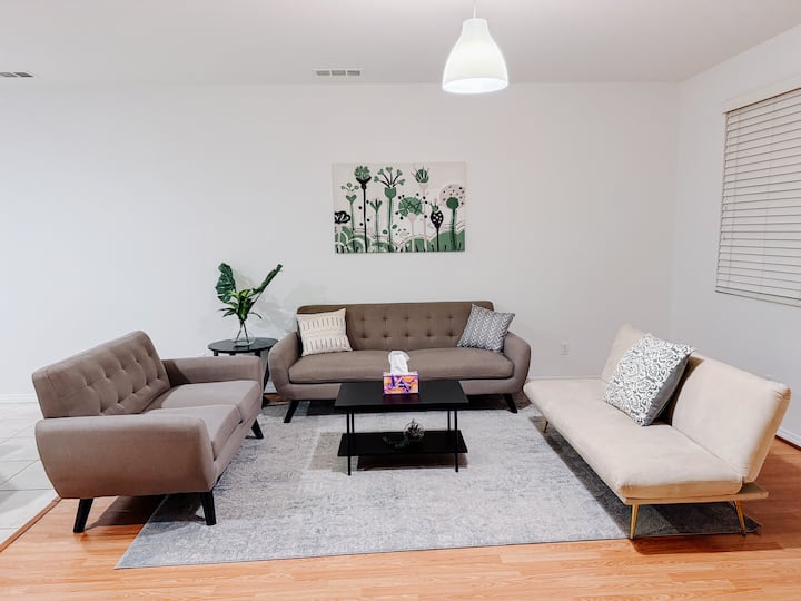 Palmdale/quartzhill Family Getaway! Spacious Home - Palmdale, CA