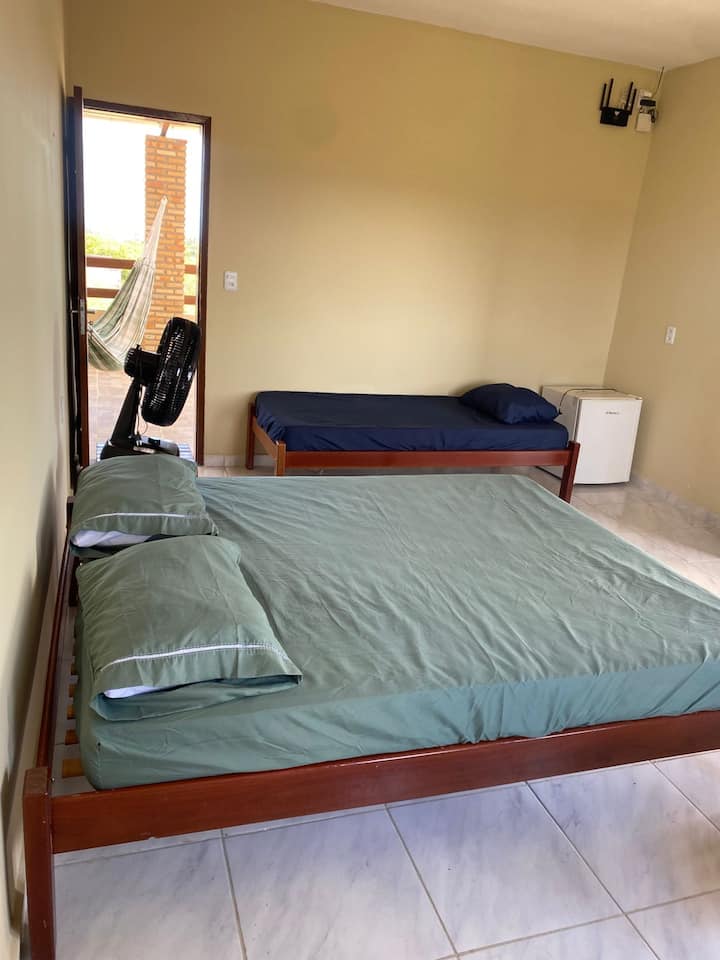 Tutte le suite hanno 1 letto matrimoniale, 1 letto singolo, 1 ventilatore e 1 organizer