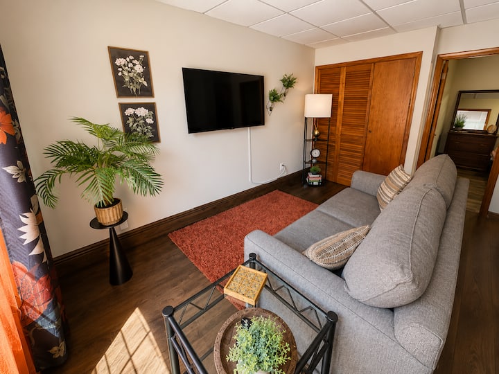 Charming 1br End Cottageprivate Entrance Parking - Aston, PA