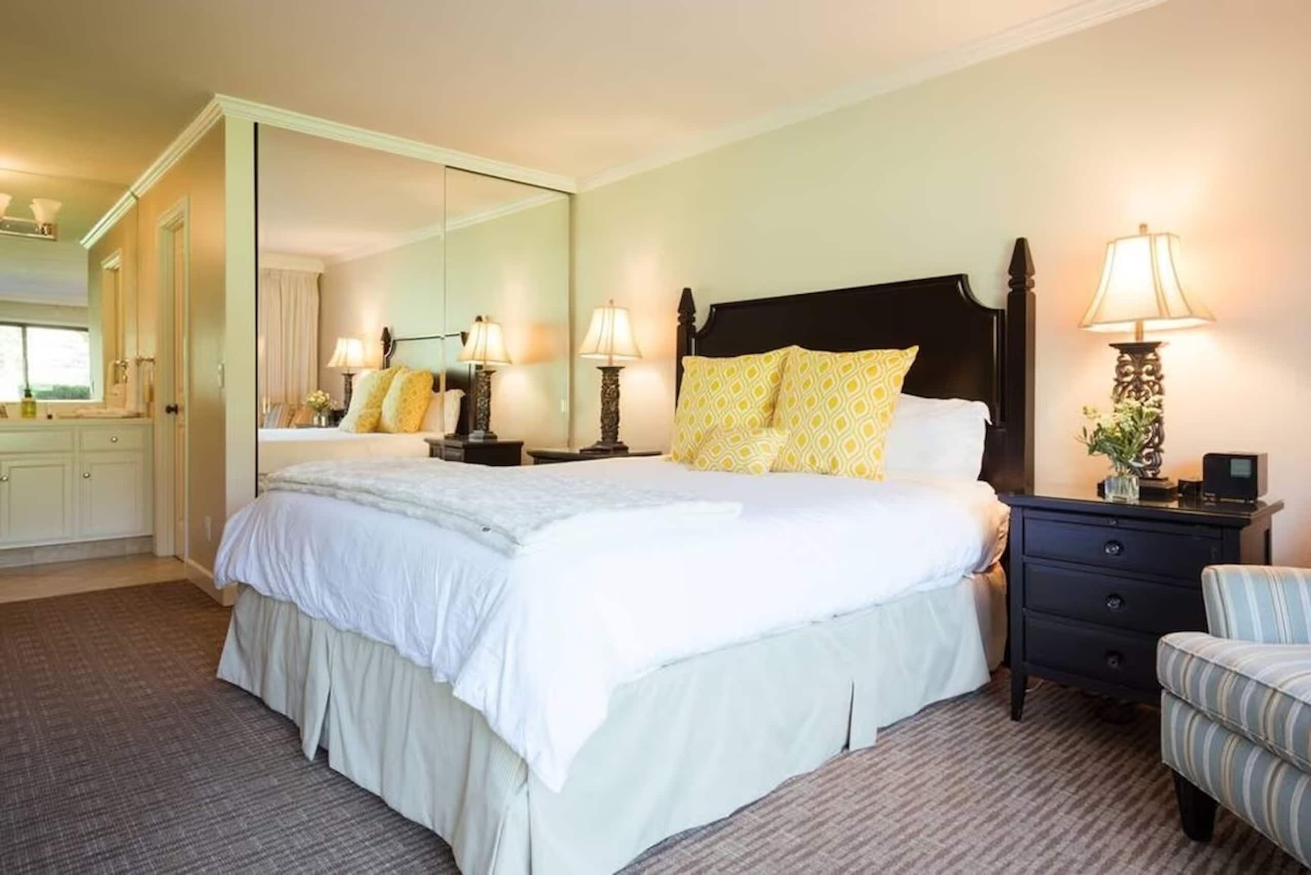 Side-by-Side Napa Condos with Golf Views - Photo 22