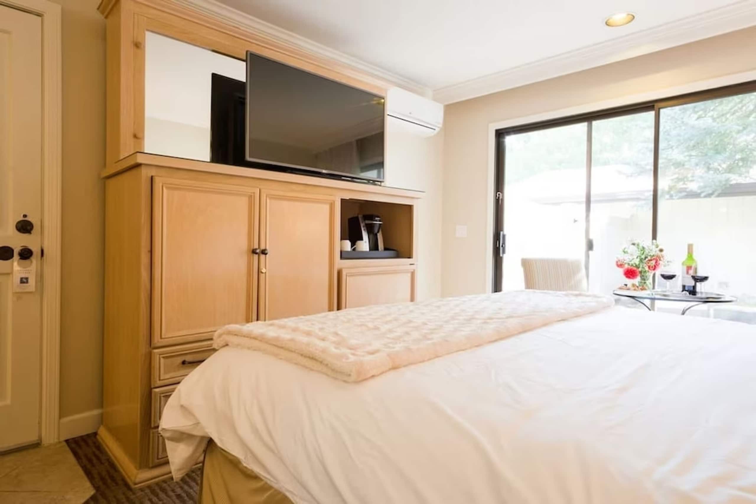 Side-by-Side Napa Condos with Golf Views - Photo 10
