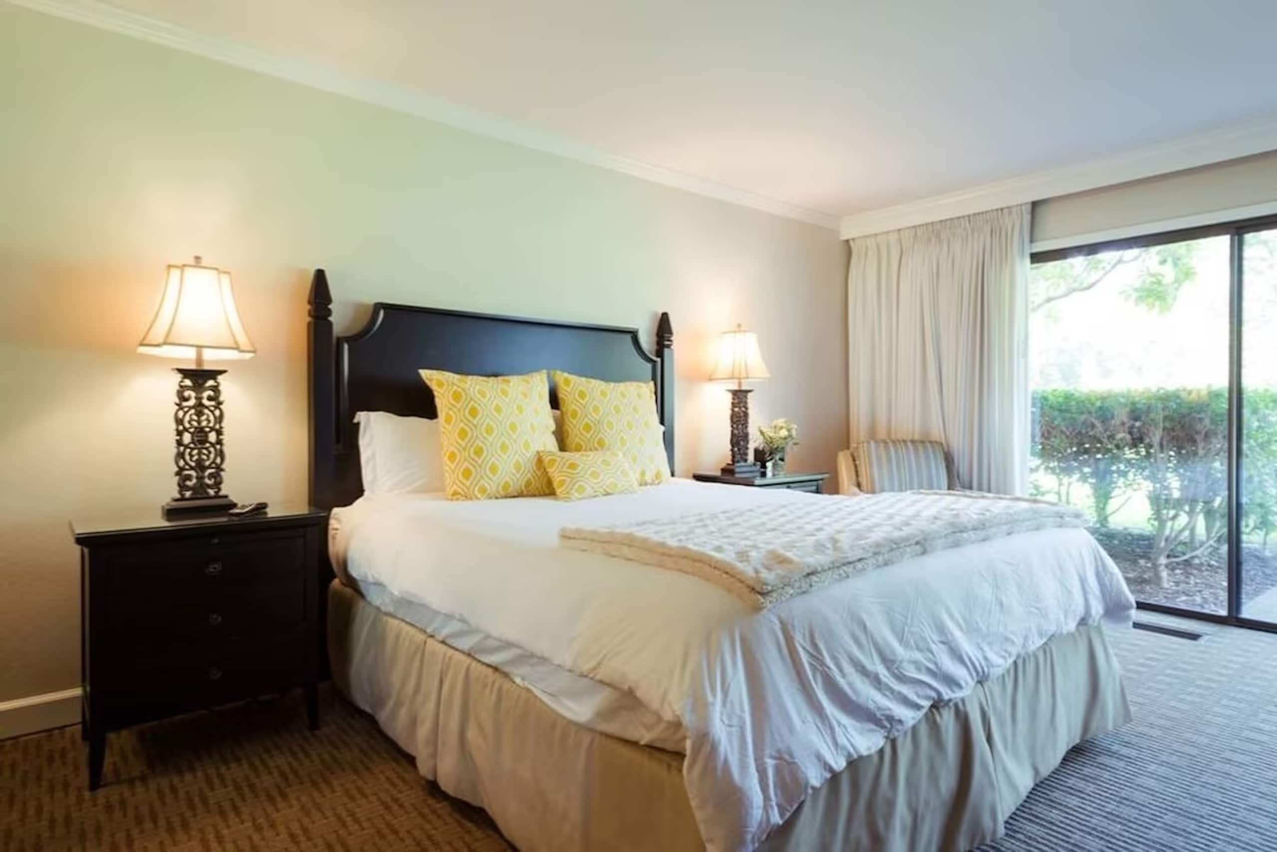 Side-by-Side Napa Condos with Golf Views - Photo 17