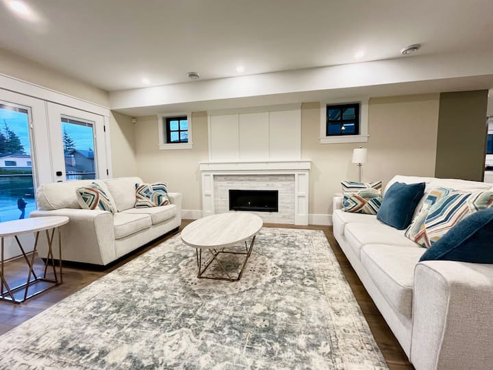 Wedding-friendly | 5br | Deer Lake | Central Ac - Burnaby