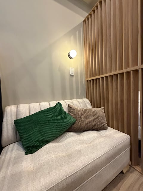 Popular Airbnb listing: Exclusive Duplex: Coworking, gym, 24-hour front desk in Antonio Nariño