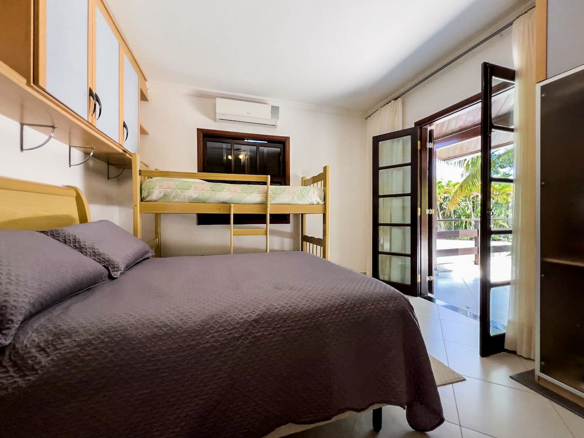 Suite con balcón y suite con vistas al jardín