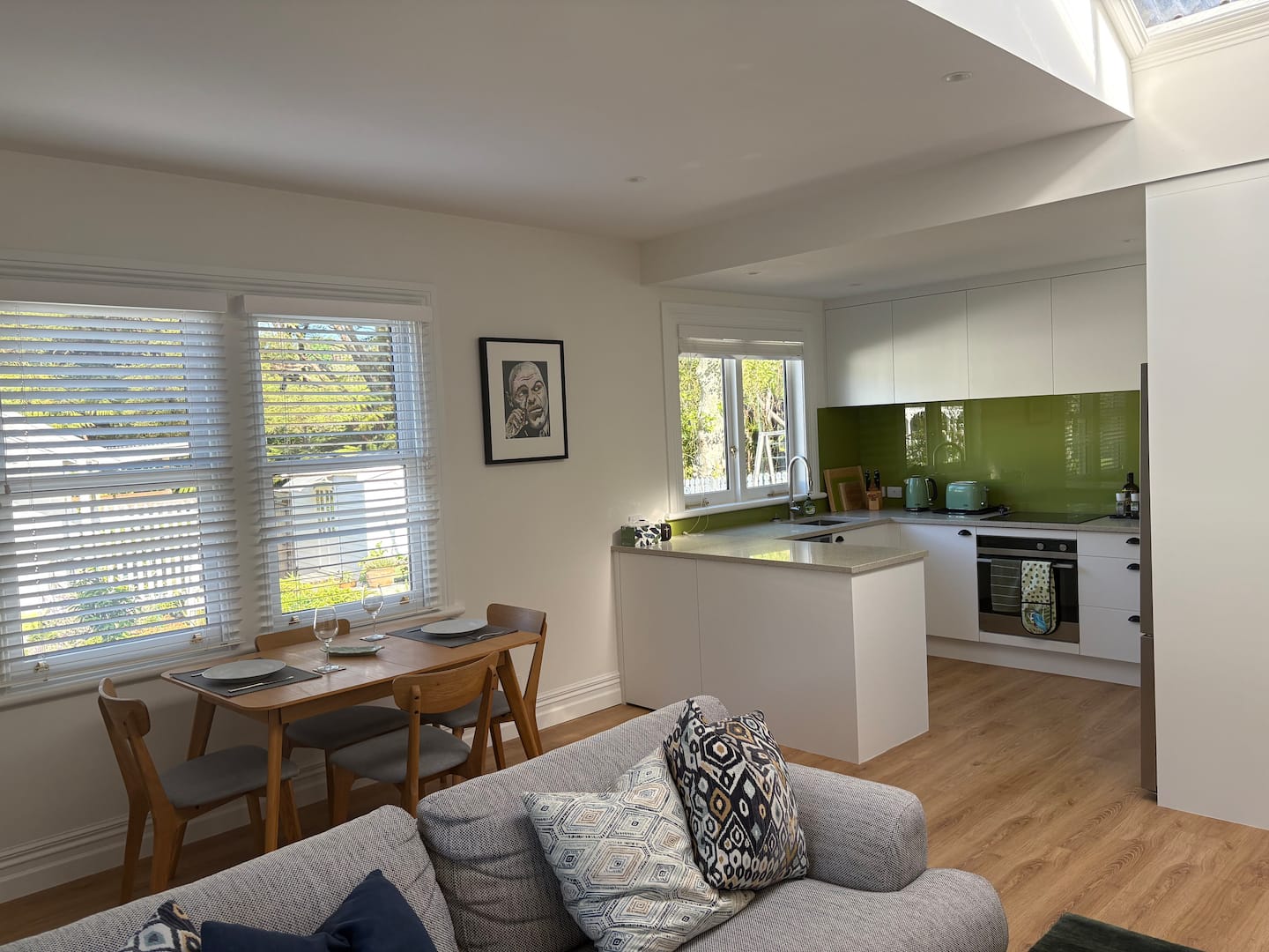 The Cottage: A Sensational Titirangi Retreat 5