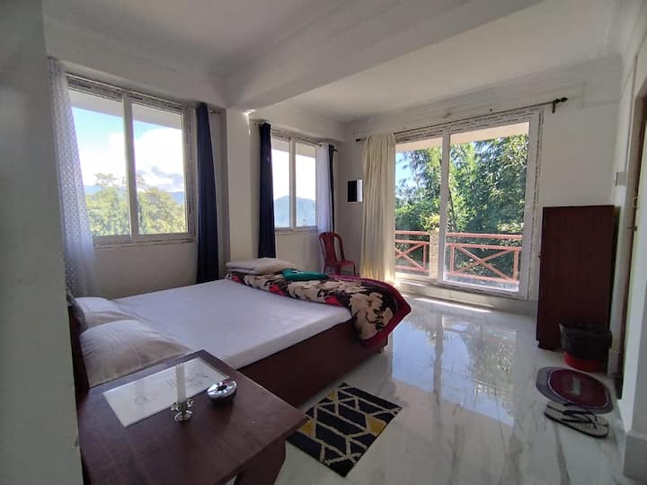 Marmen Homestay-deluxe Double Bed - City View - Kalimpong