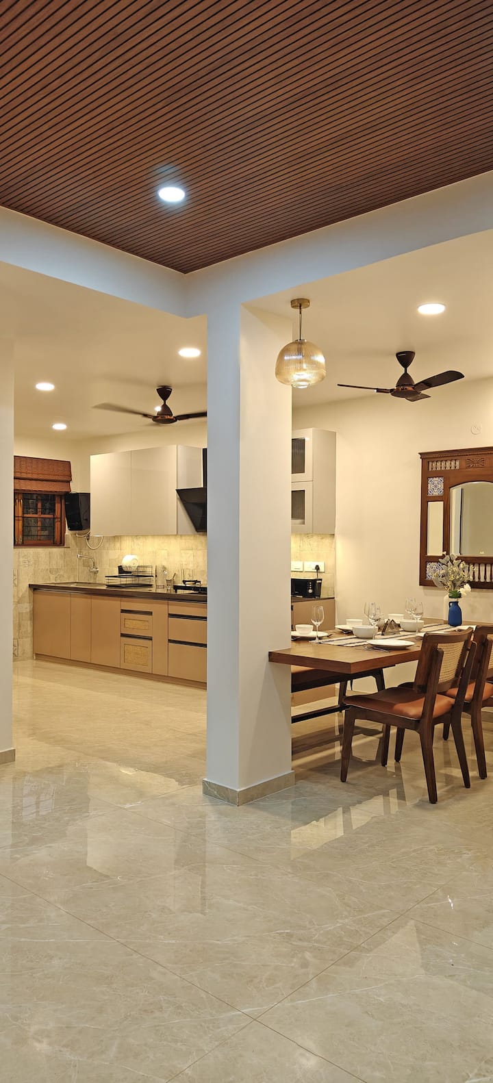 Full kitchen image 1