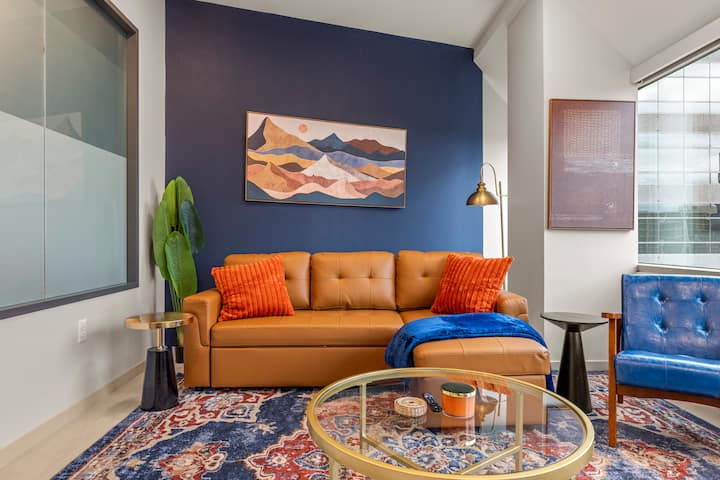 Lux Downtown Apt | W/lndry+gym+pool - JACK Cleveland Casino