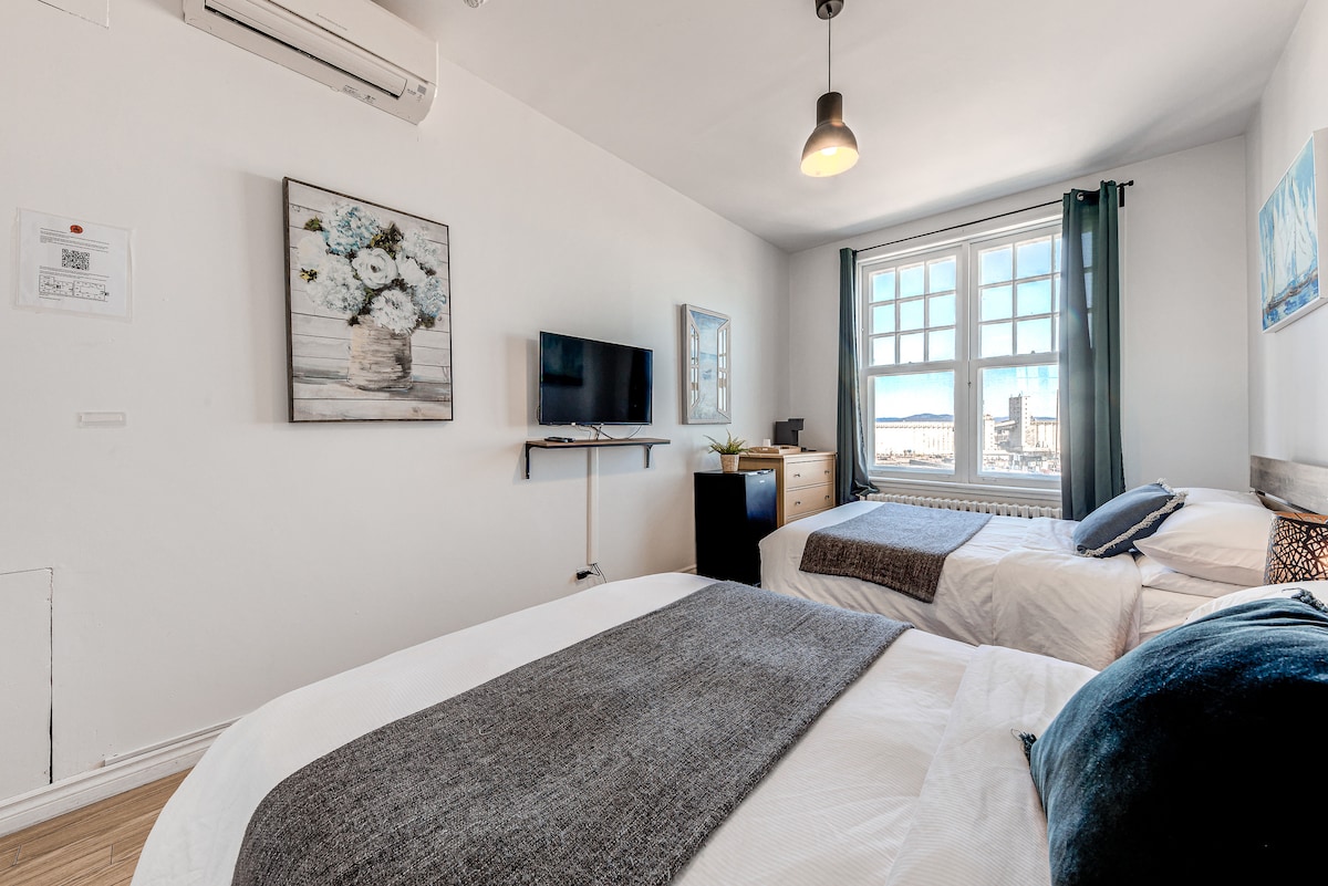 חדר 101 - קומה ראשונה