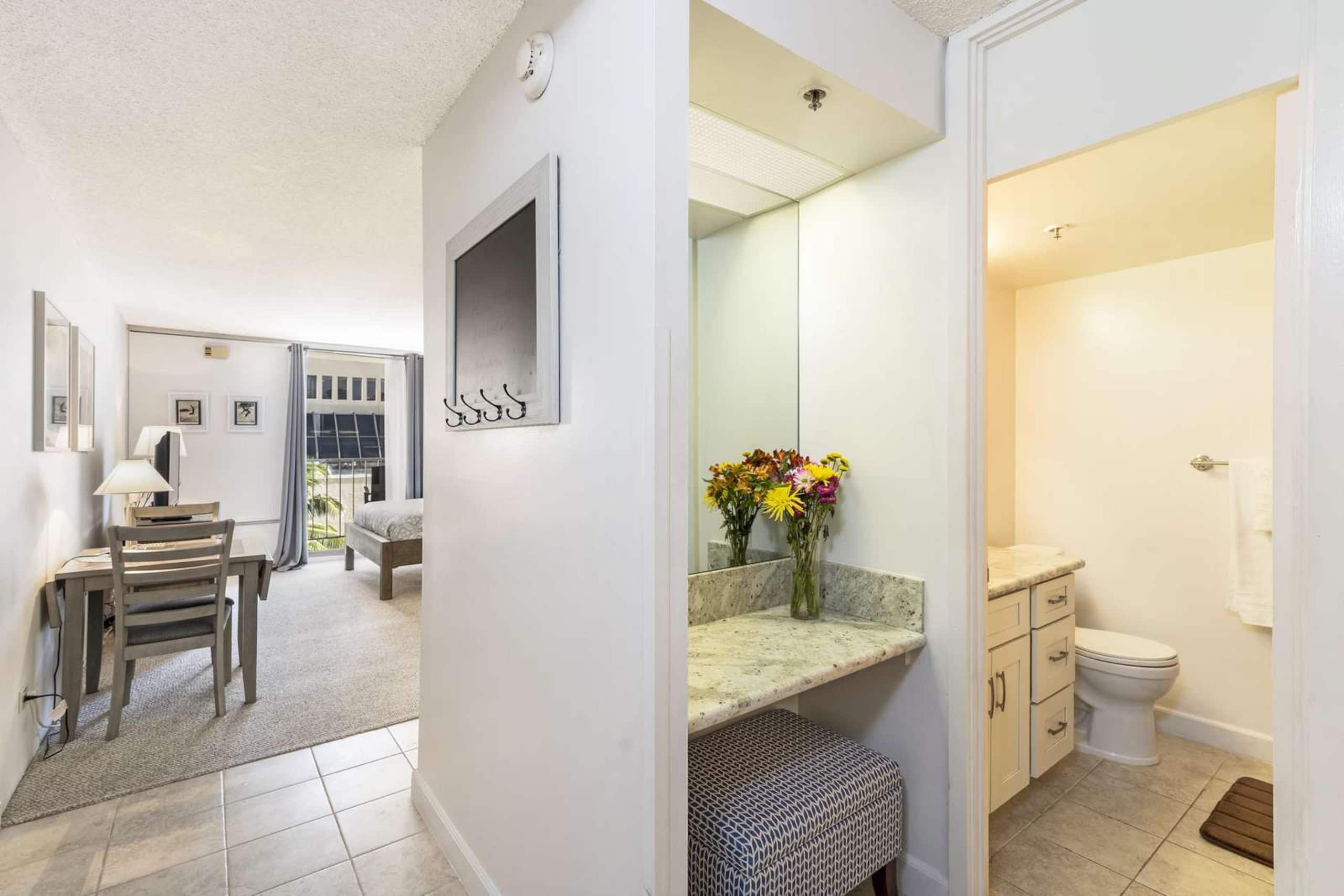 4th Fl Marine Surf Studio | Prime Location - Image 6