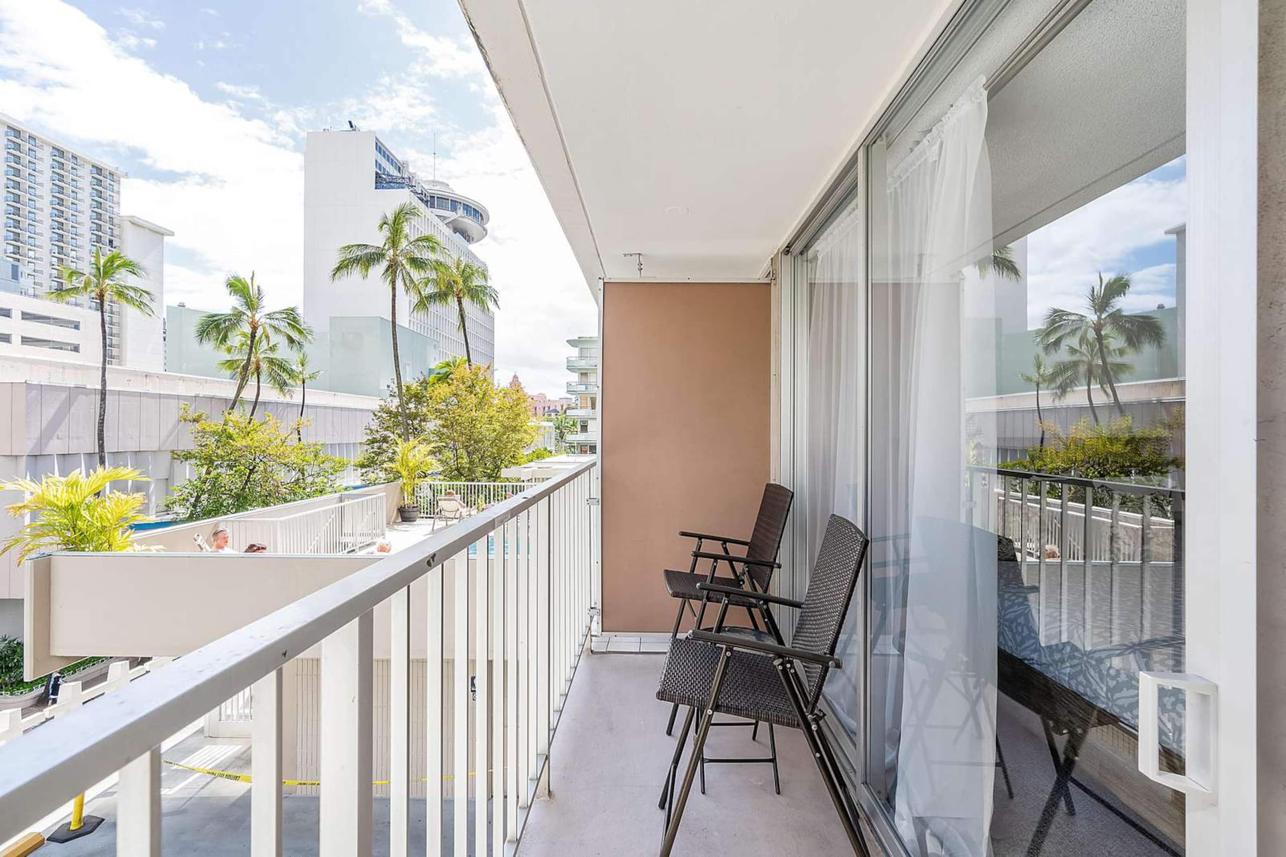 4th Fl Marine Surf Studio | Prime Location - Image 7
