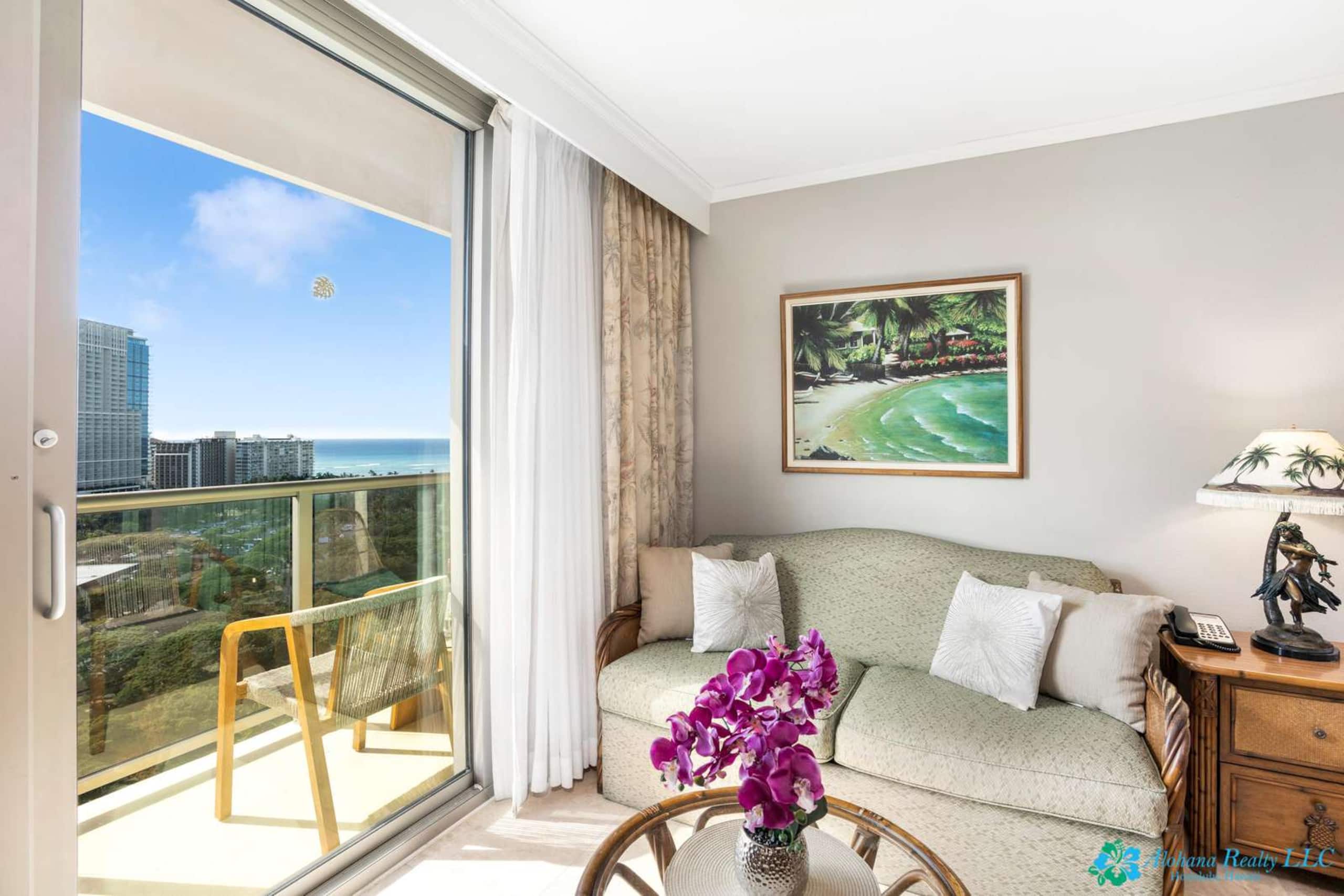16th Fl Luana Waikiki | Park & Partial Ocean View - Image 6
