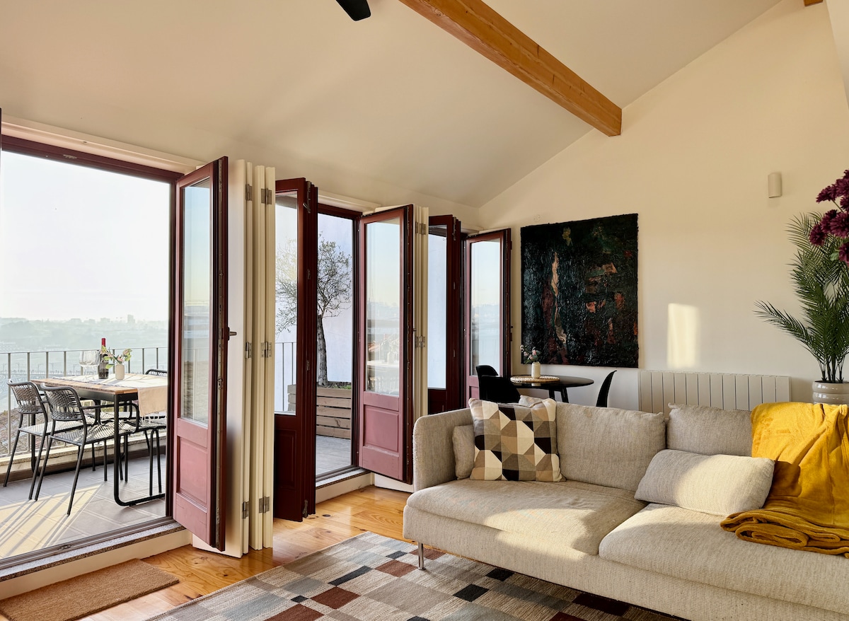 Successful Airbnb property: Sol Do Porto 2 BR Penthouse Luis bridge view W/ AC in Porto