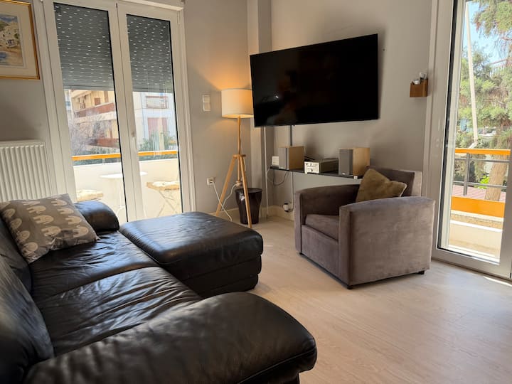 CANAPÉ EN CUIR DE QUALITÉ CONFORTABLE ET COIN DÉTENTE POUR VOTRE DÉTENTE