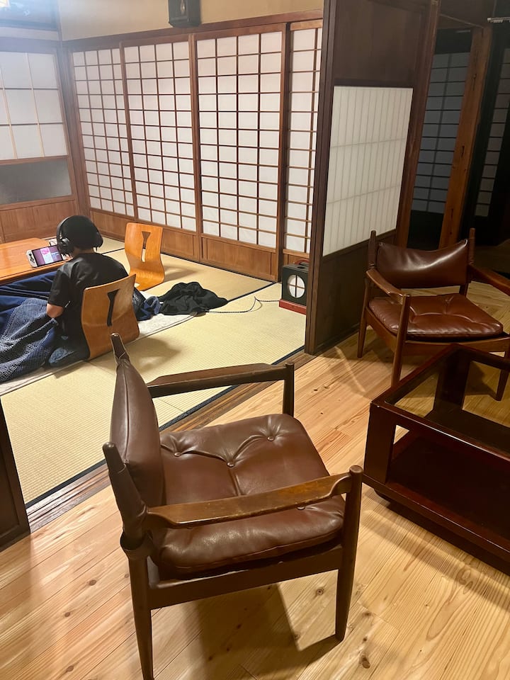 Guesthouse山音
高山市内より車で約20分、渓流と山に囲まれた静かな1棟貸し宿
ペットOk - Takayama