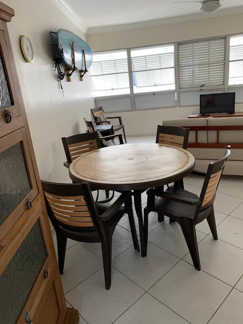 Top Airbnb: Beachfront apartment in Tombo em Guarujá