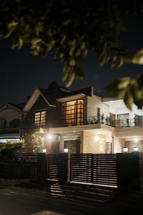 PS Colonel's Retreat: The Heritage Haven (5BHK)