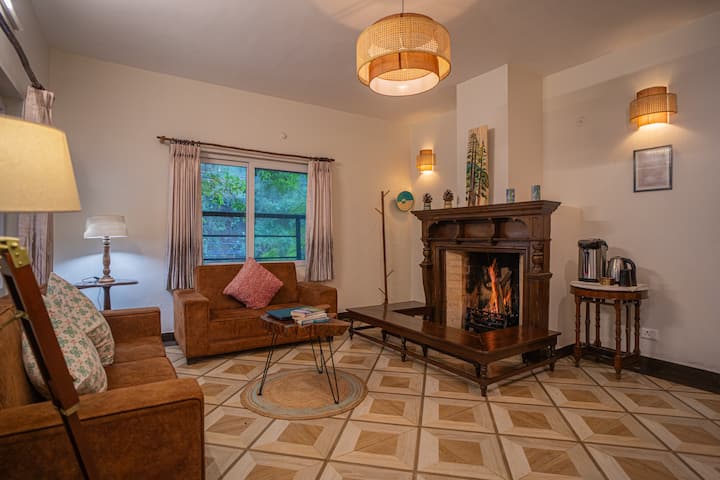 Deluxe Room (C10) At Deodar Bungalow And Cottages - Nainital