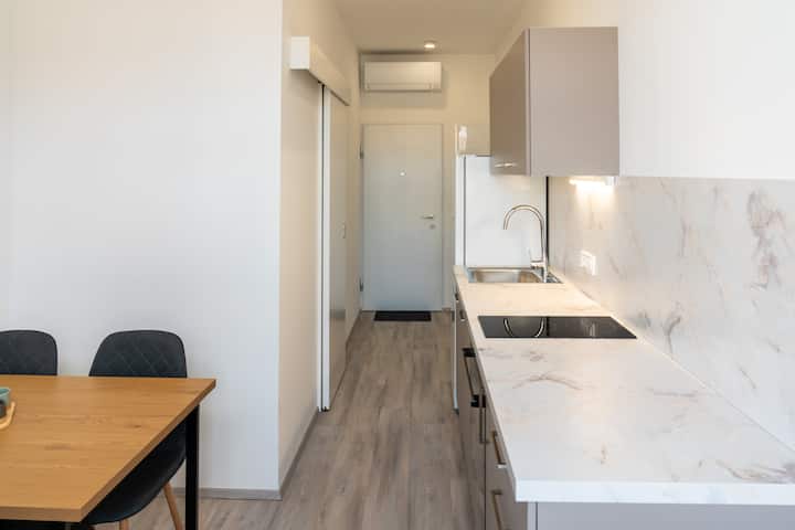 Urban Nest Apartment - Free Parking & Central - Dolenjske Toplice