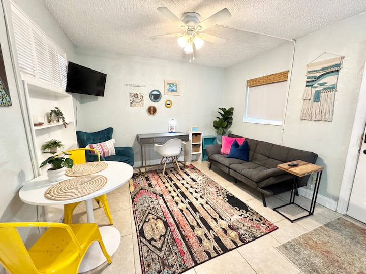 Cozy Condo Retreat Near Beachside & Ports - Cape Canaveral, FL