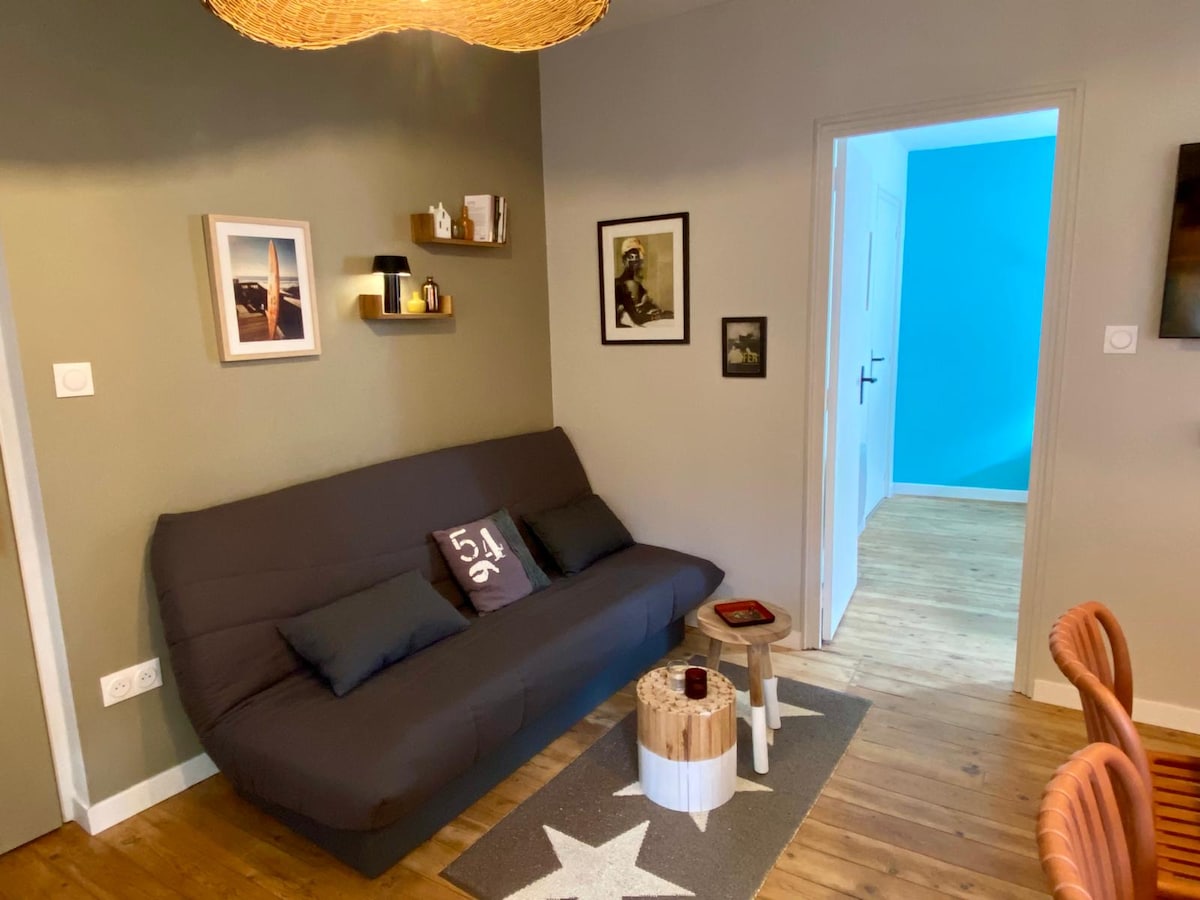Popular Airbnb listing: Charming 2-room Carmes/Esquirol in Capitole / Arnaud Bernard / Carmes