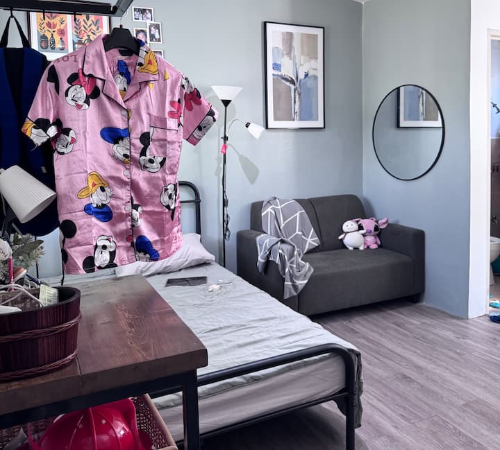 A Minimalist Space On 3rd Street - Baras