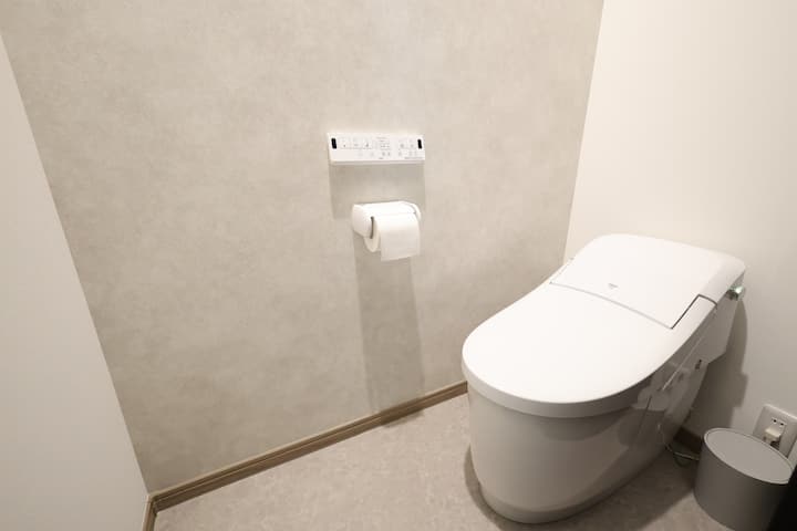 2階にある部屋「牡丹」のトイレです。