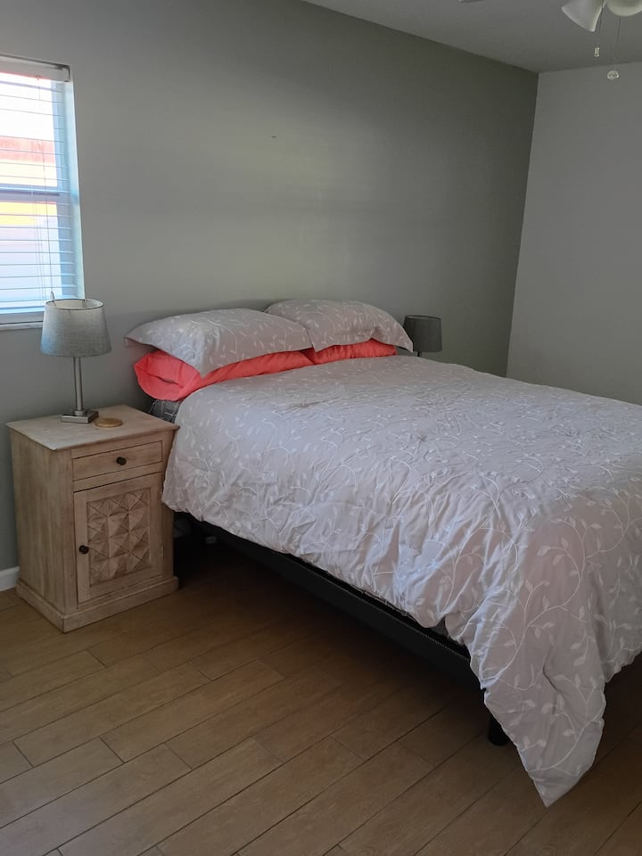 รูป ไม่พร้อมรับการจอง 1