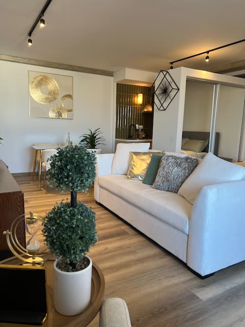 Top performing Airbnb: Fully equipped loft in Downtown Tijuana. W/Parking in Tijuana