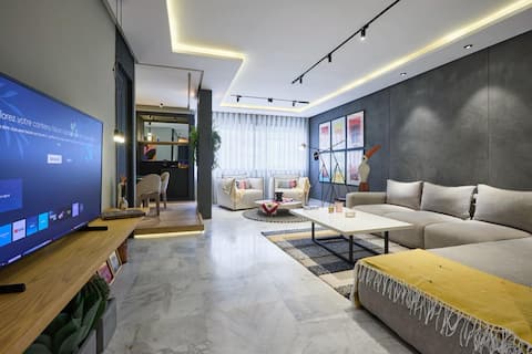 Top performing Airbnb: Bright and modern apartment in the center in Arrondissement D'agdal مقاطعة أكدال